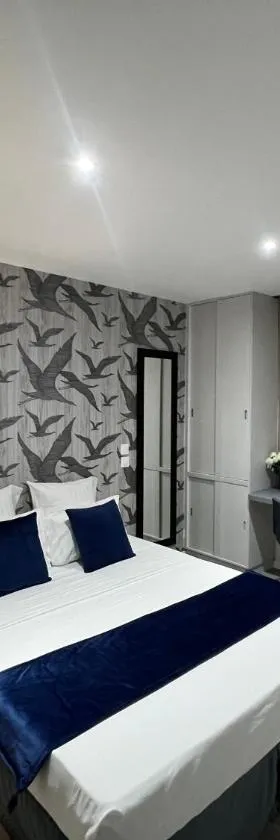 Chambre Selva en colocation，位于卡宴的酒店