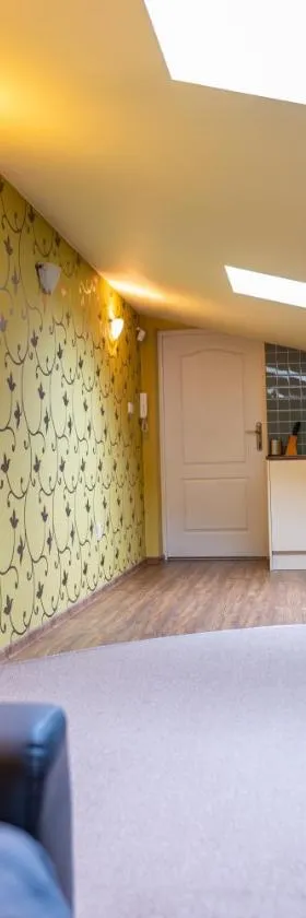 Apartament na poddaszu，位于兹敦斯卡沃拉的酒店