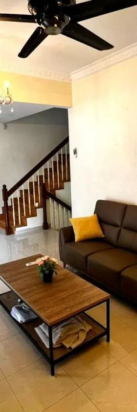 Private House in the heart of Penang，位于牛汝莪的酒店