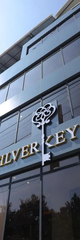 Silverkey Hotel Yelahanka，位于班加罗尔的酒店