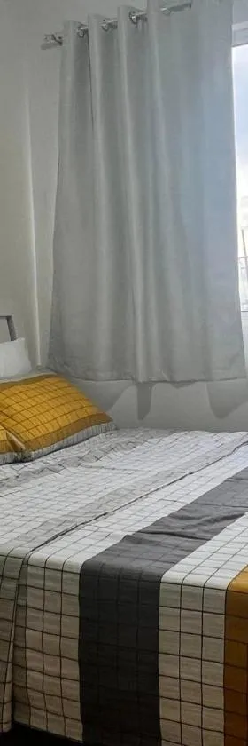 Sunsets and Good Vibes - 2 Bedroom Condo Unit，位于伊洛伊洛的酒店