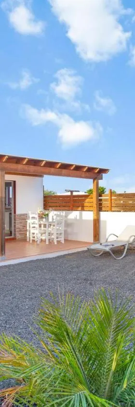 Casa Daniela Lajares 100 X 100 relax-Glasfaser，位于拉哈雷斯的酒店
