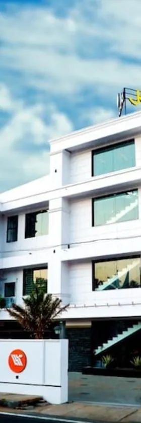 Kallada Mamatha Motels，位于Kunnamkulam的酒店
