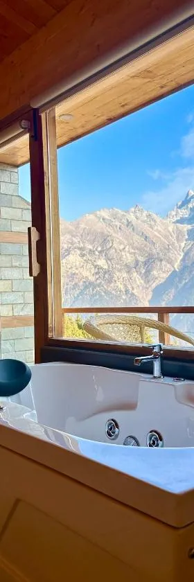 FAYUL RETREAT - India Highest Glamp and EcoLuxury Stay，位于卡尔帕的酒店
