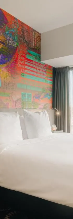 Leonardo Hotel Eindhoven City Center former Crown Hotel，位于埃因霍温的酒店