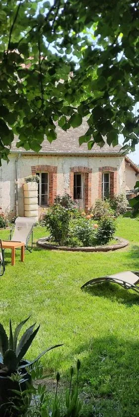 Le Presbytère des Renards，位于Magnac-Laval的酒店