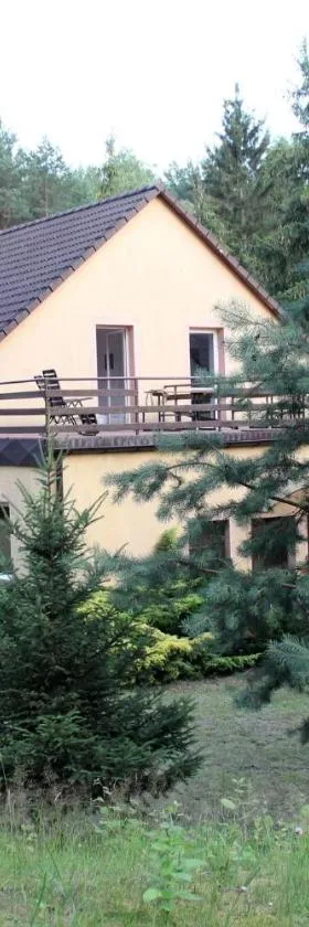 Siedlisko Dąb w Lubogoszczy koło Sławy，位于斯拉瓦的酒店