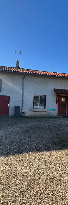 Chez Paul，位于Saint-Jean-de-Thurigneux的酒店