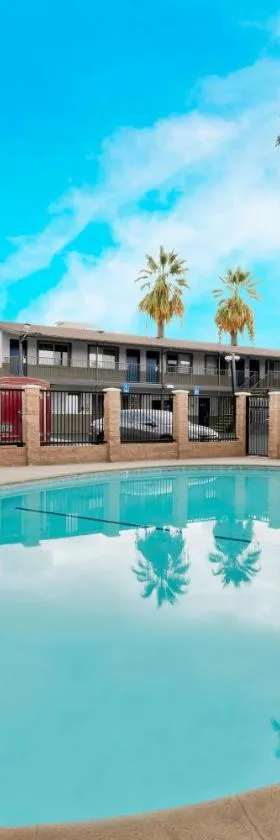 Studio 6 Suites San Bernardino, CA，位于圣贝纳迪诺的酒店
