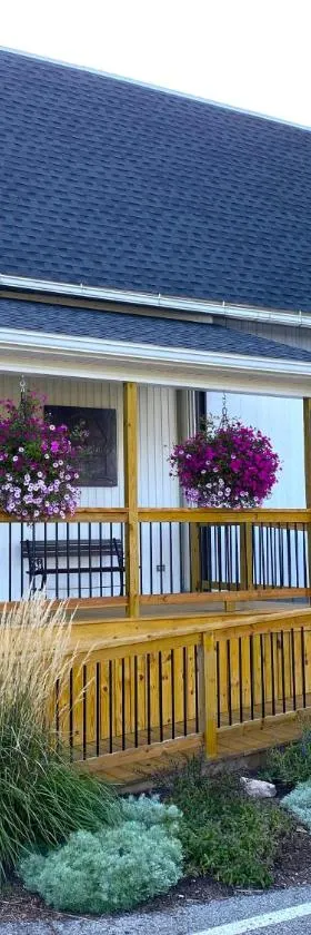 Lake Ontario Motel & Inn，位于Newfane的酒店