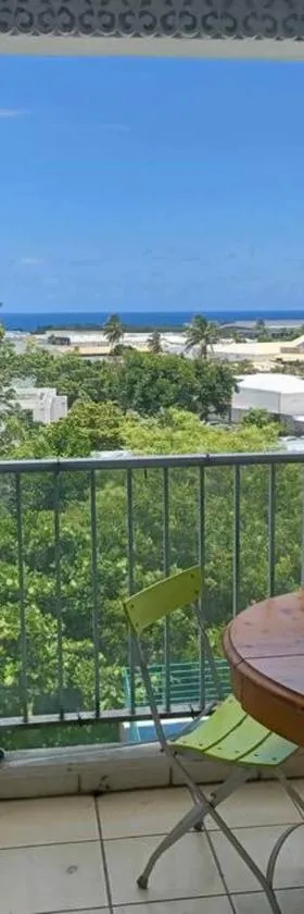 Appartement spacieux，位于圣克罗蒂德的酒店