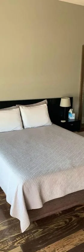 Northport Inn Boutique Hotel R207，位于Northport的酒店