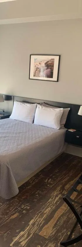 Northport Inn Boutique Hotel R204，位于Northport的酒店