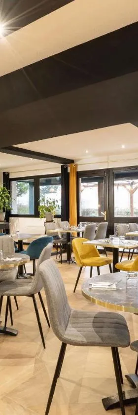 Sure Hotel by Best Western Rouvignies Valenciennes，位于瓦朗西纳的酒店