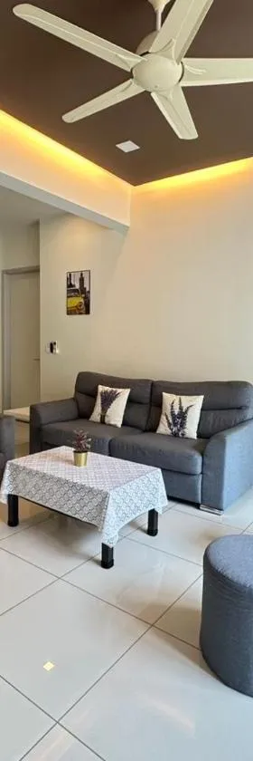 Jazz 2R3B Suite wt Netflix bathtub n Massage Chair，位于丹绒道光的酒店