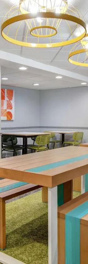纽约州罗切斯特大学区丽怡酒店，位于罗切斯特的酒店