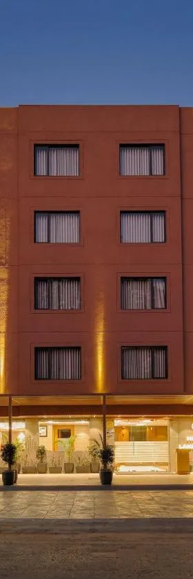 Hotel Lake Point，位于艾哈迈达巴德的酒店