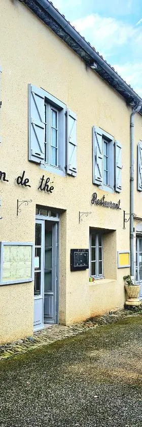 Hôtel Candide，位于圣贝尔特朗德科曼日的酒店