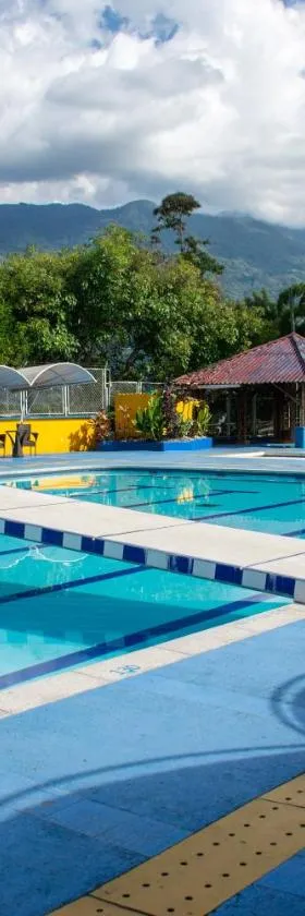 Hotel Karlaká Calarcá Quindio - Eje Cafetero，位于卡拉尔卡的酒店