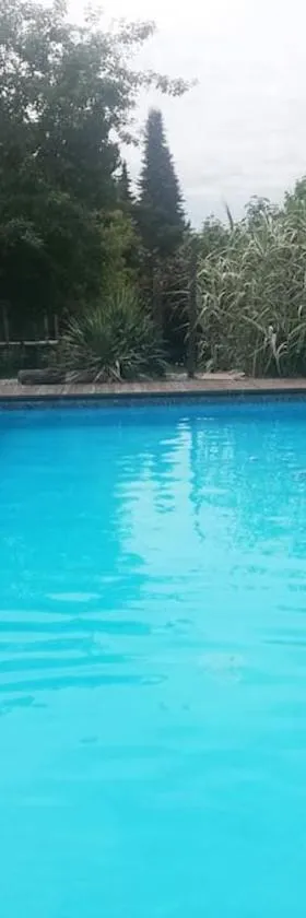 Logement avec piscine，位于布伦斯塔特的酒店