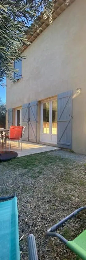 Le gite du defend，位于萨雷尔讷的酒店