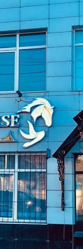Golden Horse Hotel，位于塔尔迪库尔干的酒店