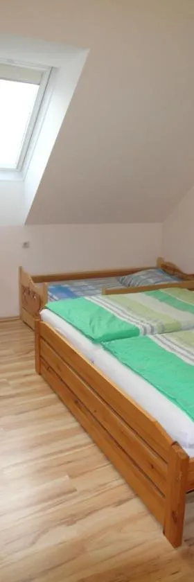 Privatzimmer Fam. Führer，位于Ottenschlag的酒店