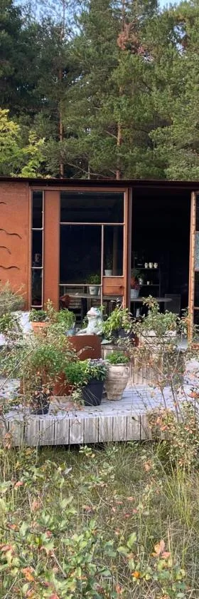 梅文海滨山林小屋，位于Kappelshamn的酒店
