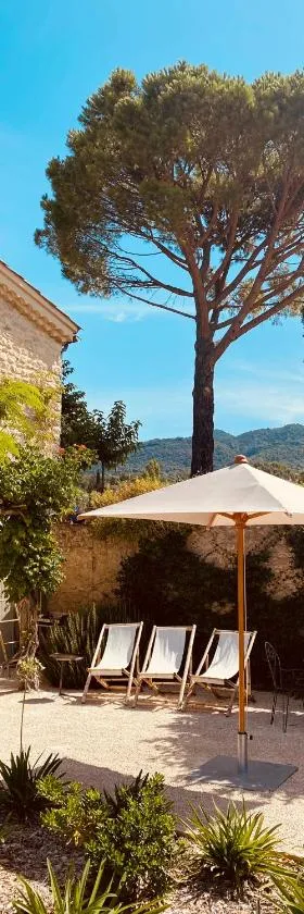 La Bastide des Oliviers Provence - Mirabel aux Baronnies，位于Mirabel-aux-Baronnies的酒店