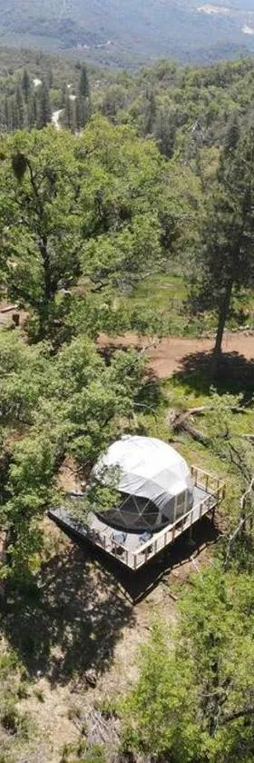 Enchanted Forest Dome ,10-15 minutes to Kings Canyons-New pellet stove for cozy warm nights，位于Dunlap的酒店