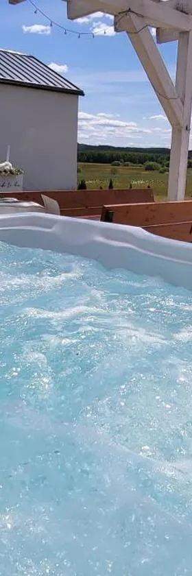 Domek Maryja z prywatnym duzym jacuzzi i sauna Przystan pod niebem，位于Leczyce的酒店