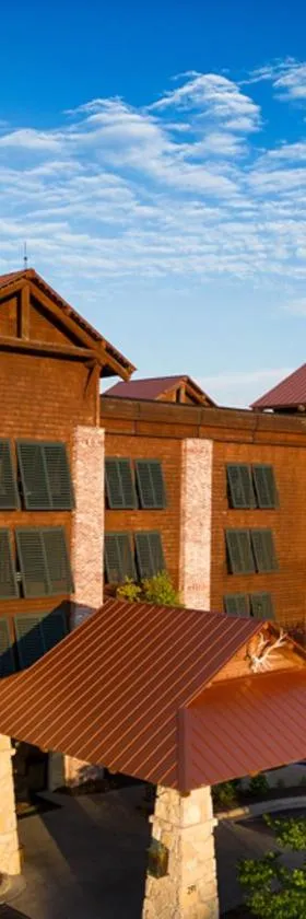 Bass Pro Shops Angler's Lodge，位于霍利斯特的酒店