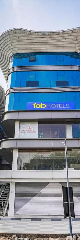 FabHotel Max，位于巴罗达的酒店