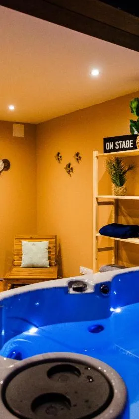 Gîte SPA de la Hardt - Jacuzzi intérieur privé，位于Hirtzfelden的酒店