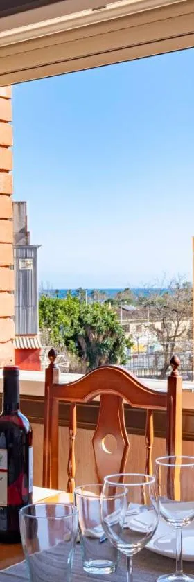 5 min to the sea and 15 min to Barcelona center，位于圣阿德里安-德贝索斯的酒店