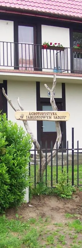 Agroturystyka W Jabłoniowym Sadzie，位于Jeżyce的酒店