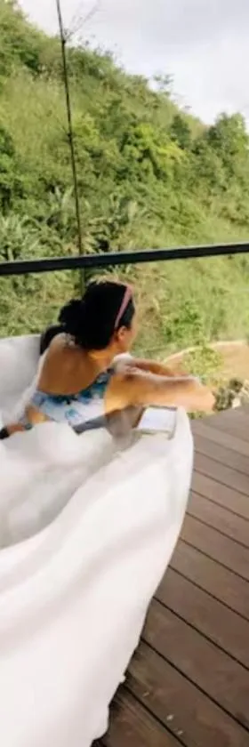 Grey Rock Mountain Cabin w/ Jacuzzi，位于Balamban的酒店