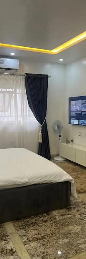 Cozy Studio in Asokoro+fast WiFi，位于Aso的酒店