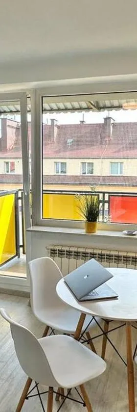 Sunny Apartment in Silesia，位于切拉季的酒店