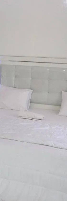Bel appartement F2 Thies，位于Thiès的酒店