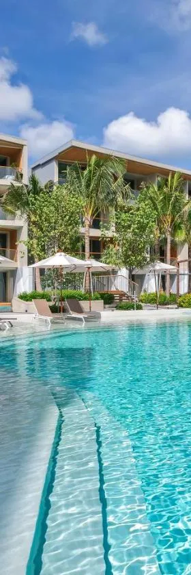 Wyndham Grand Nai Harn Beach Phuket，位于奈汉海滩的酒店