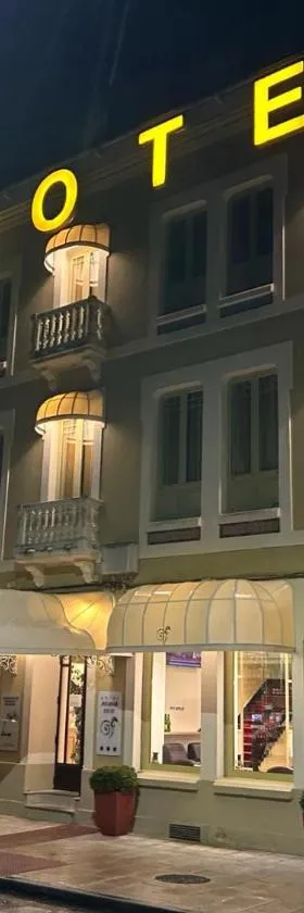 Hotel Roma，位于萨里亚的酒店