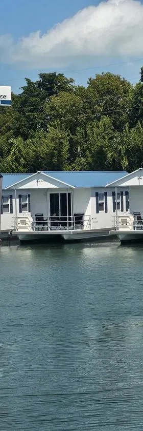 Yacht Haven，位于马拉松的酒店