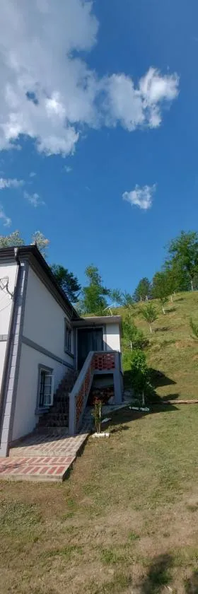 Vikendica Nada，位于Ljubovija的酒店