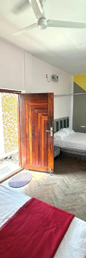 OM LINGESWARAN HOME STAY Tiruvannamalai，位于蒂鲁瓦纳马莱的酒店