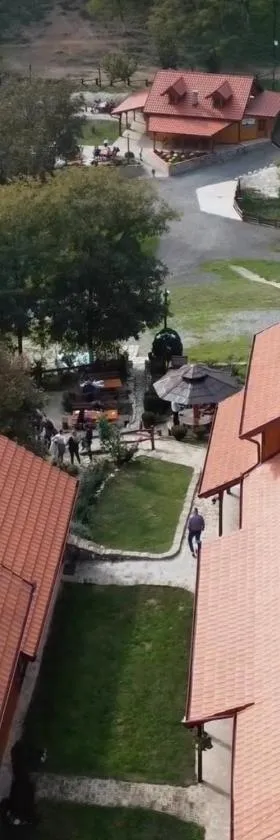 Fruškogorska Lugarnica，位于Mala Remeta的酒店