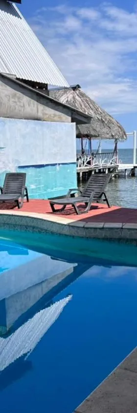 Hotel El Delfin，位于利文斯顿的酒店