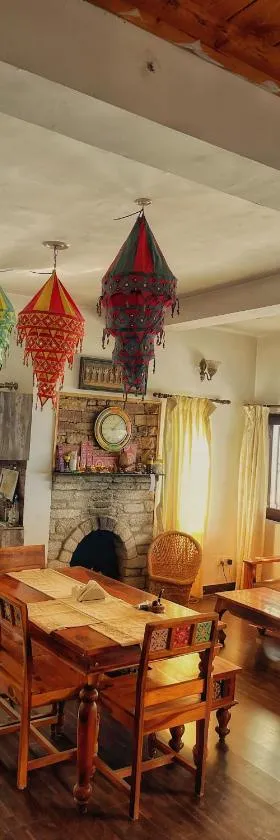 Panorama by Meraki - Entire villa with Himalayan View，位于拉尼凯特的酒店