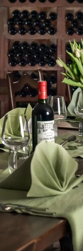 Hotel La Croix Blanche - Bassecourt，位于Bassecourt的酒店