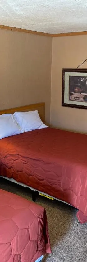 Whitney Portal Hotel And Hostel，位于隆派恩的酒店